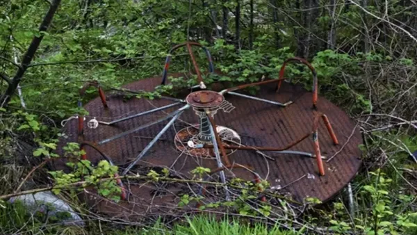 The Watcher (Turtle Cream, Sun Park, amisuki)